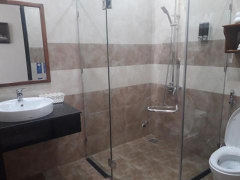 דירות Tỉnh Kontum Khach San Hao Hoa מראה חיצוני תמונה